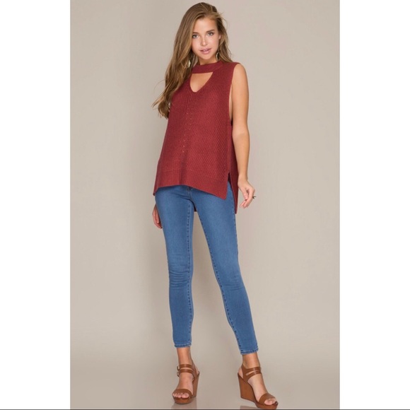 Brick Red Sleeveless Sweater with Keyhole Neckline - Picture 5 of 8